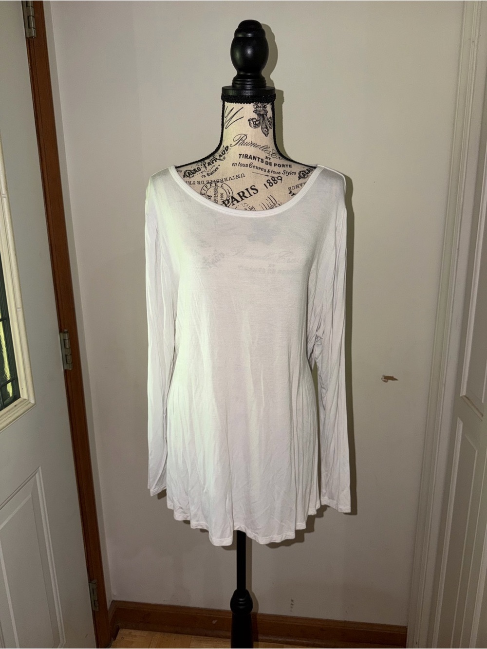 ✨5/$30✨ Lane Bryant White Long Sleeve Scoop Neck Top